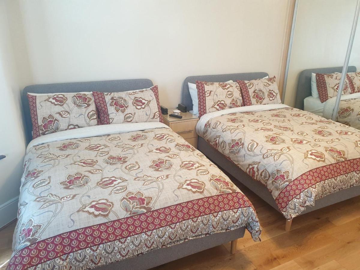 London Luxury Apartments 5 Min Walk From Ilford Station, With Free Parking Free Wifi Exterior foto
