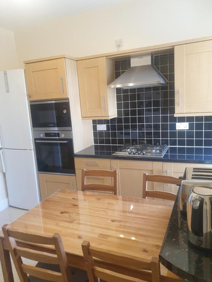 London Luxury Apartments 5 Min Walk From Ilford Station, With Free Parking Free Wifi Exterior foto